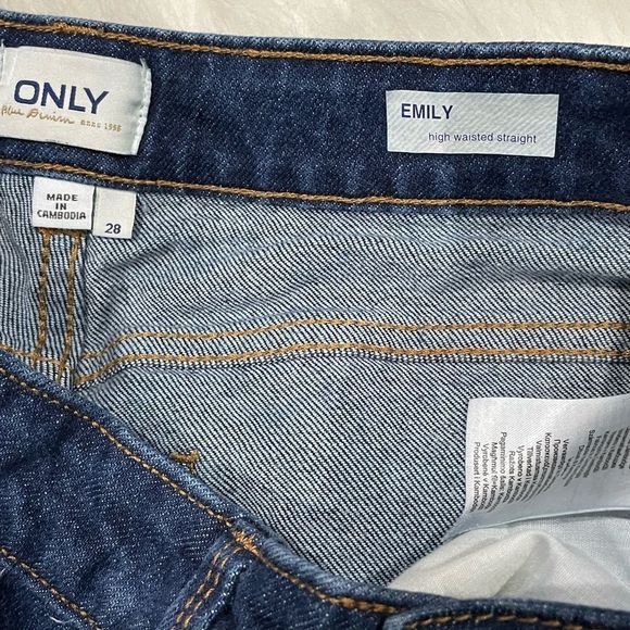 ONLY high waisted straight raw hem jeans size 28 - Picture 4 of 10